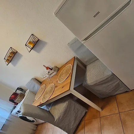 Center Comfort - Cozy, Fully Equipped 3-room Near Main Station *