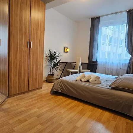 Center Comfort - Cozy, Fully Equipped 3-room Near Main Station *