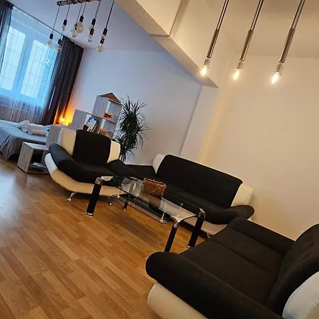 Center Comfort - Cozy, Fully Equipped 3-room Near Main Station Apartament *