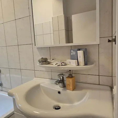 Apartment Center Comfort - Cozy, Fully Equipped 3-room Near Main Station Wuppertal