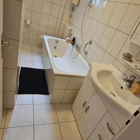 Center Comfort - Cozy, Fully Equipped 3-room Near Main Station Apartament