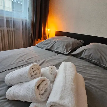 Center Comfort - Cozy, Fully Equipped 3-room Near Main Station * Wuppertal