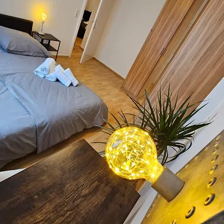 Center Comfort - Cozy, Fully Equipped 3-room Near Main Station Wuppertal