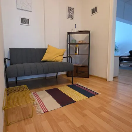 Center Comfort - Cozy, Fully Equipped 3-room Near Main Station Apartament *