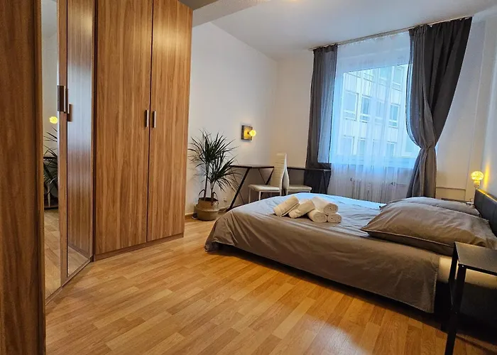 Center Comfort - Cozy, Fully Equipped 3-room Near Main Station *